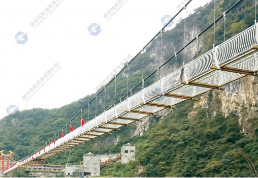 四川綿陽(yáng)九皇山懸索橋
